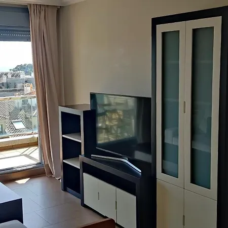 Plaza Apartment *
